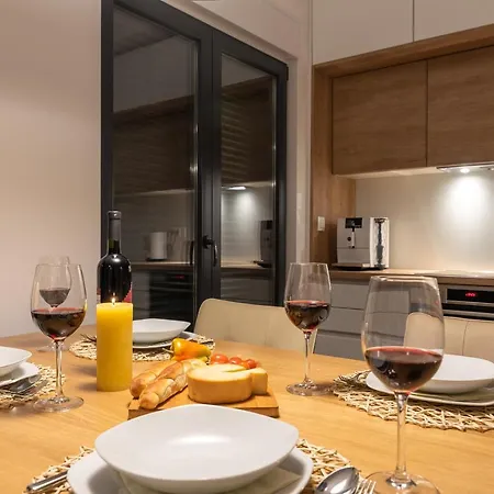 Poolside 2 Bedroom Ap. Mare Apartamento *