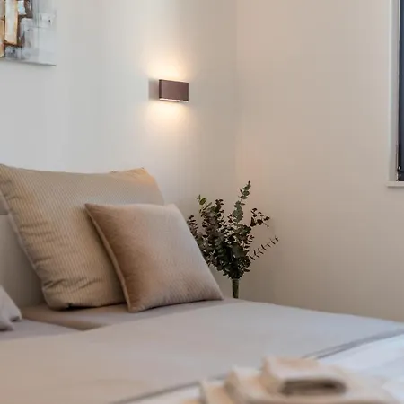 Poolside 2 Bedroom Ap. Mare Apartment Trogir